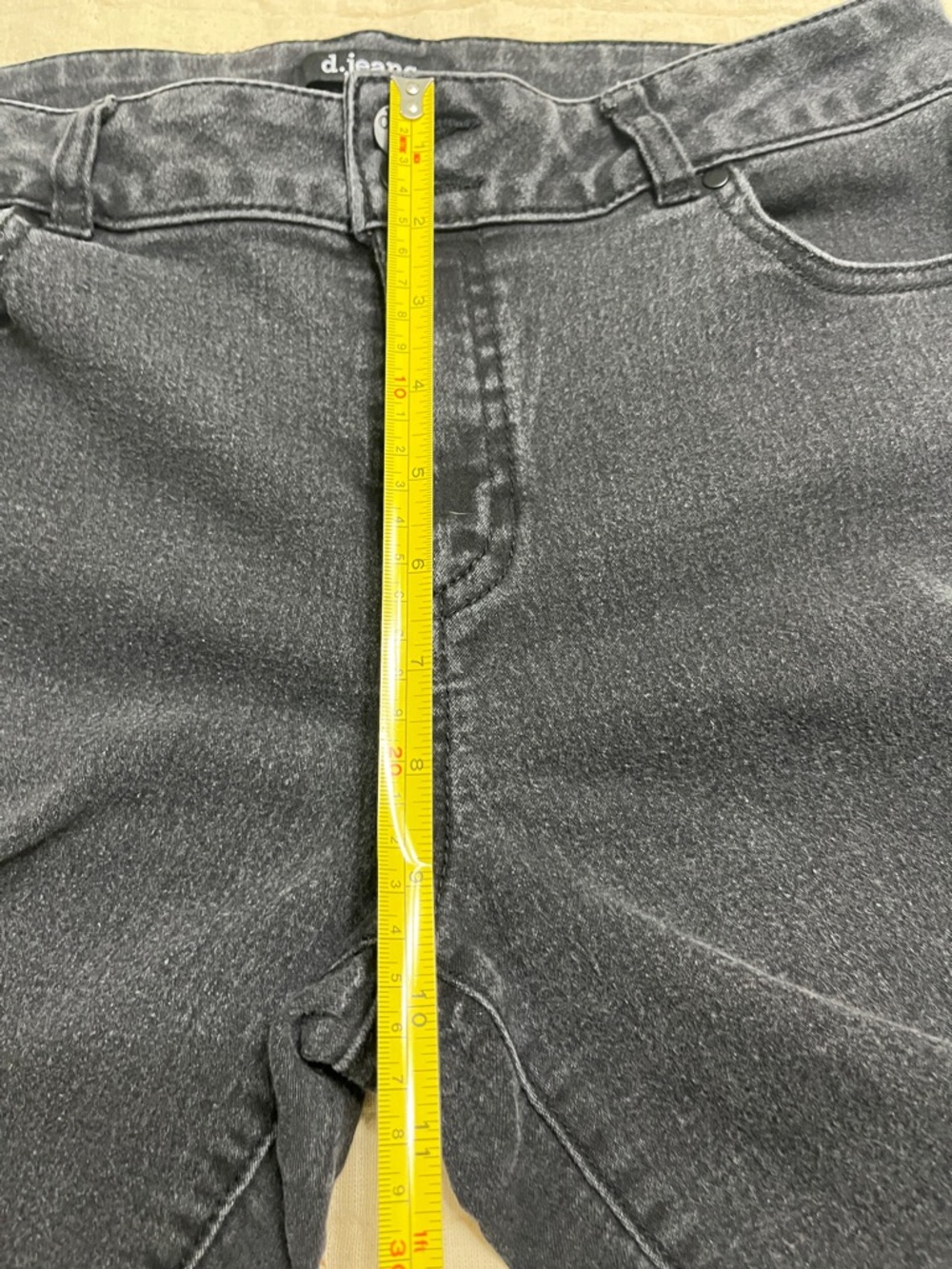 d. jeans Black Cropped Capris - Picture 8 of 11